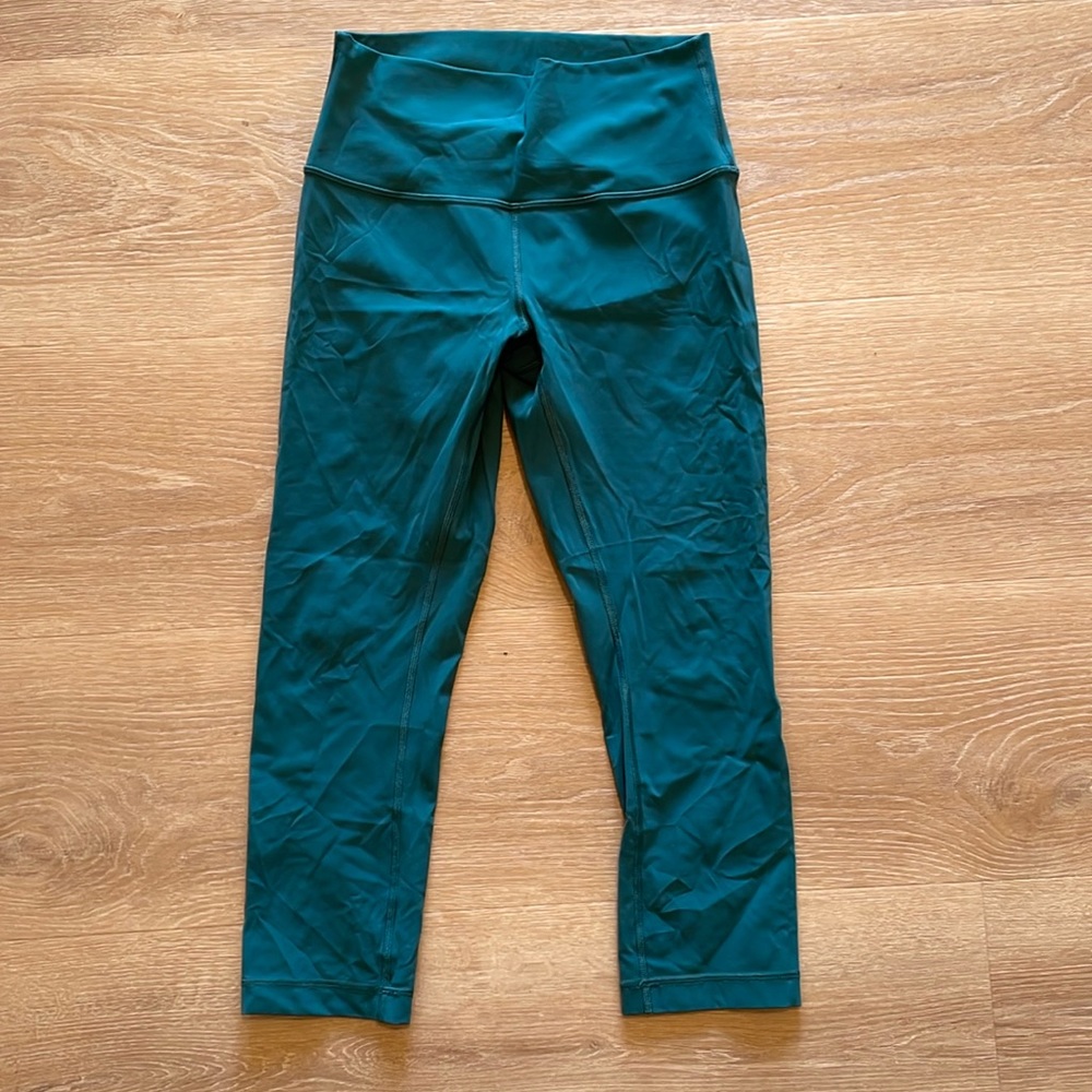 Basically new size 6 lululemon leggings